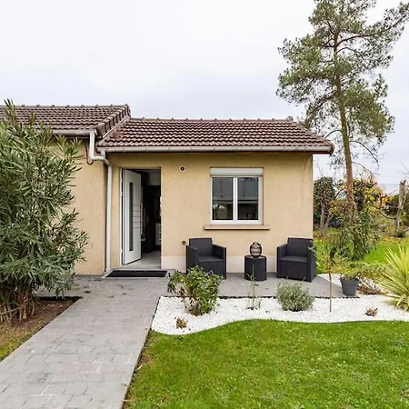 Independent House With Garden - Airport Cdg And Exposition Center Of Villepinte Holiday home Sevran